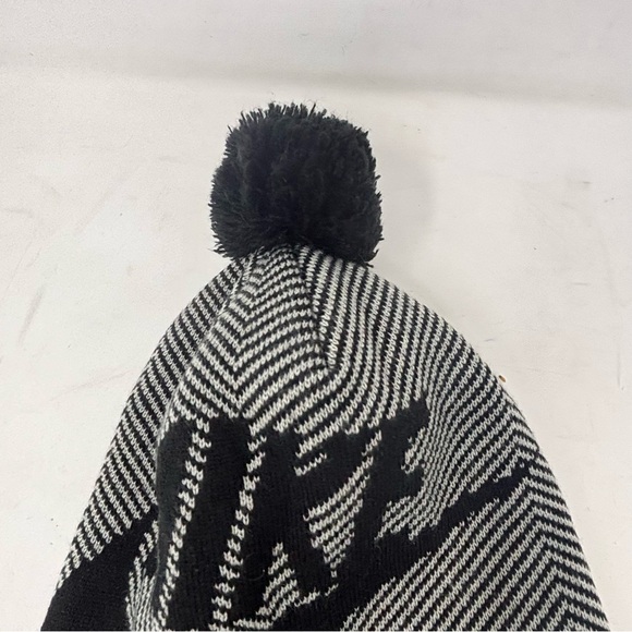 NIKE Fold over TENNESSEE VOLUNTEERS Black White Striped Beanie Pom Pom Adult OS - Picture 6 of 10